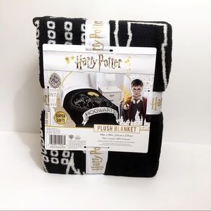 New Harry Potter Hogwarts Castle Plush Blanket